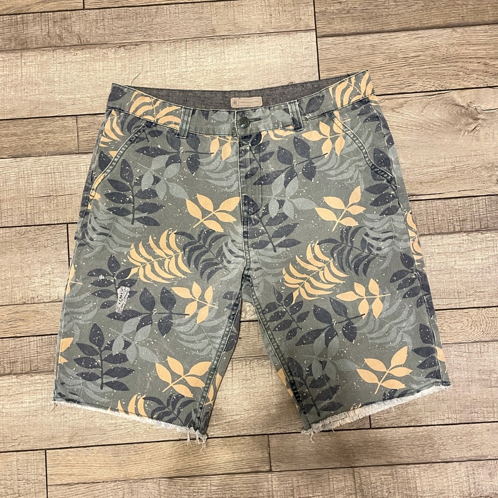 Tilly’s Charles and a Half Tropical Shorts Men’s Size 34